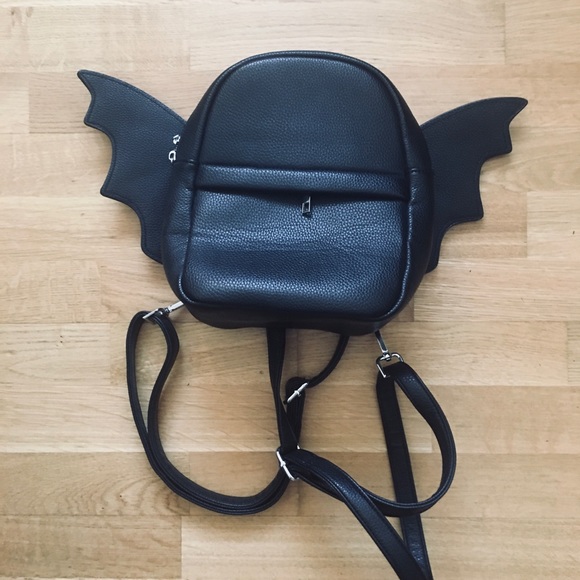 bat wing backpack safiya